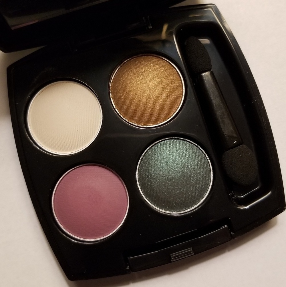 New AVON True Color Eyeshadow Quad FEMME FATALE Earth Tones. HTF.